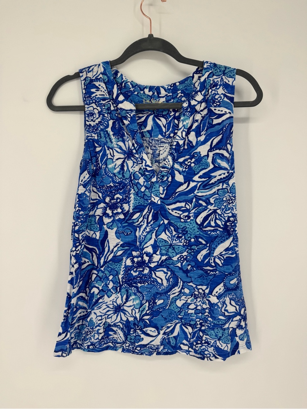 Lilly Pulitzer Blue & White Floral Sleeveless V-Neck Tank